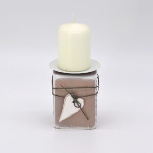 Kerzenhalter aus Holz mit Herz in altrosa/weiß