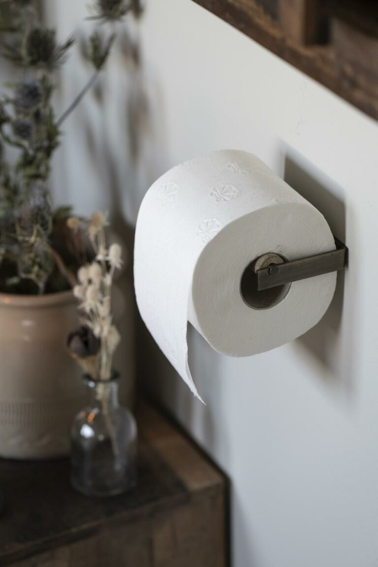 IGNPION Toilettenpapierhalter In Hirschform Aus Metall – Schwarz, Hält 7-8 Rollen, Wand- Oder Standmontage